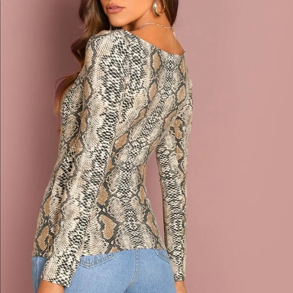 Top shirt snake print sexy square neck fit Long sleeve - Picture 3 of 6